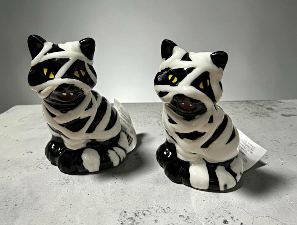 Black & White Mummy Cat Ceramic Pepper Shakers Set Pair Cat Figurines